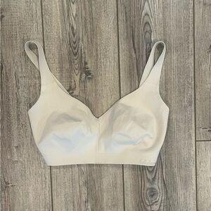 Lululemon Hold True Bra 32E Wireless‎ Molded Cups Nude Cream Adjustable